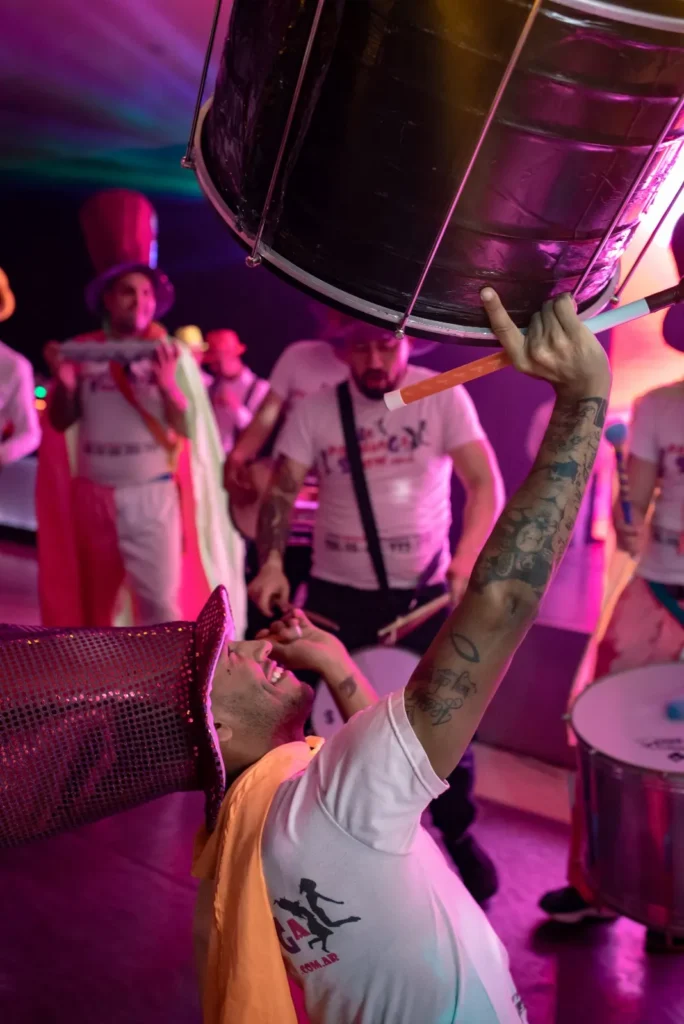 musicos en vivo en batucadas para fiestas y eventos con tambores