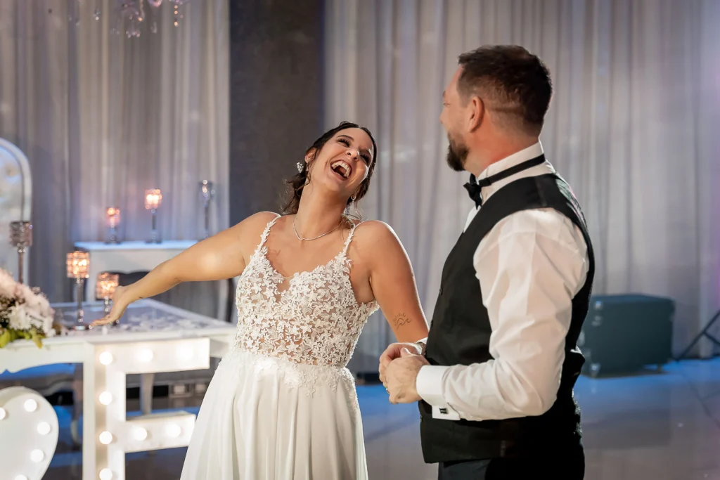 los novios en su show y animacion para casamientos